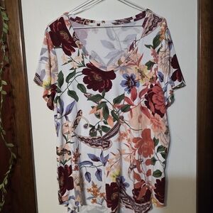 Elegant Floral V-Neck Short Sleeve Top